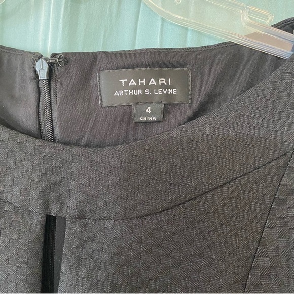 Tahari Dress Keyhole Accent Woven Textured Sleeveless Sz 4 - Picture 2 of 9